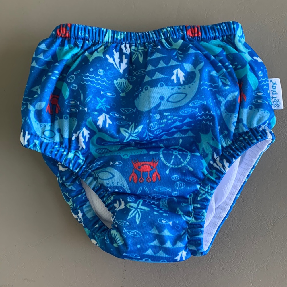 Swim diaper 6 months (10/18lbs)
